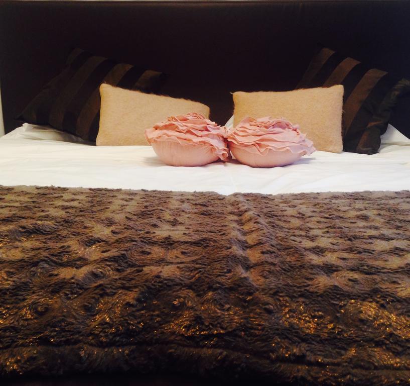 Casa Rosa Bed & Breakfast Сан Джулиано Миланезе Стая снимка
